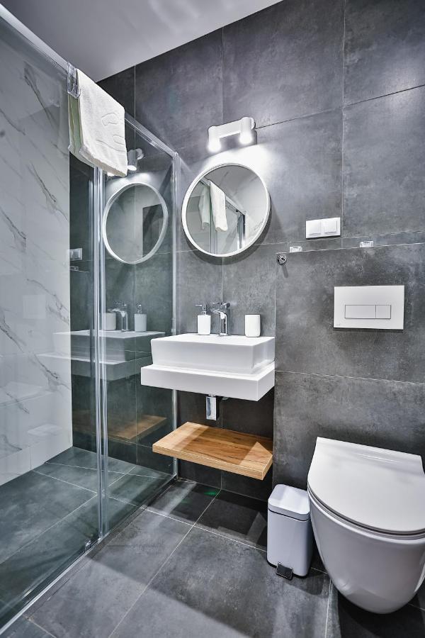 33 & View: Lakeside Retreat With Cycling Access Apartment Kluszkowce