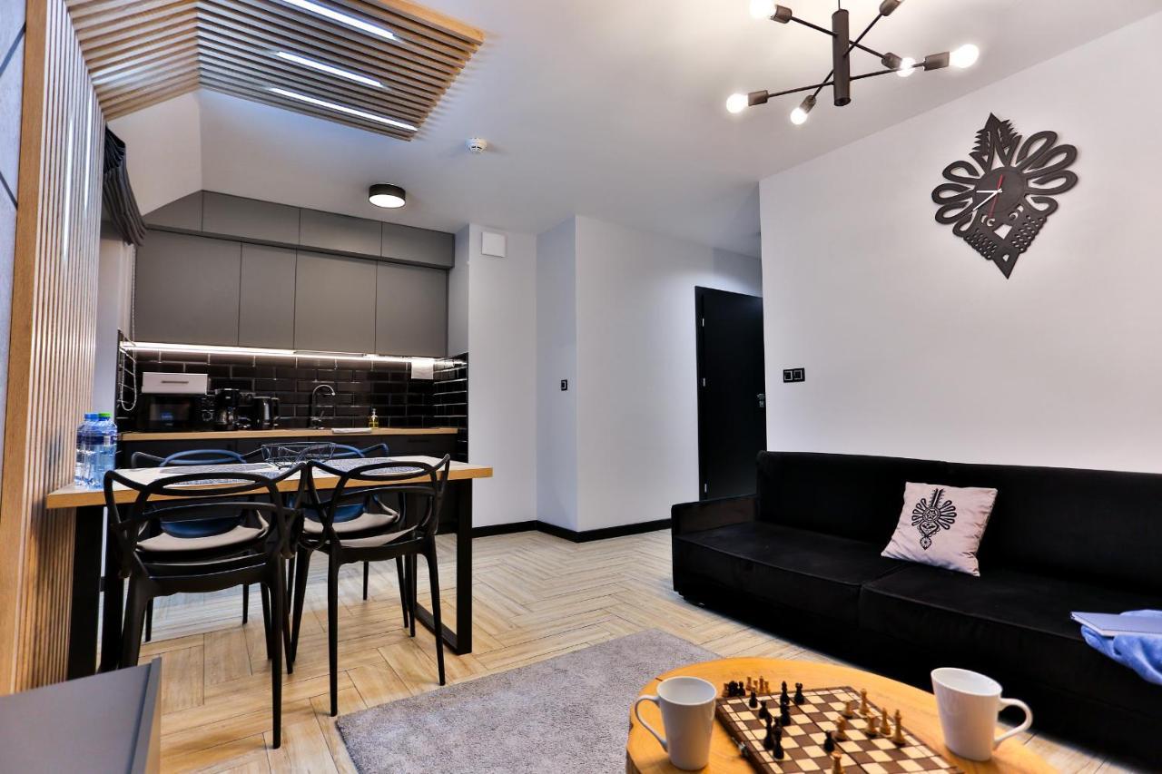 33 & View: Lakeside Retreat With Cycling Access Kluszkowce